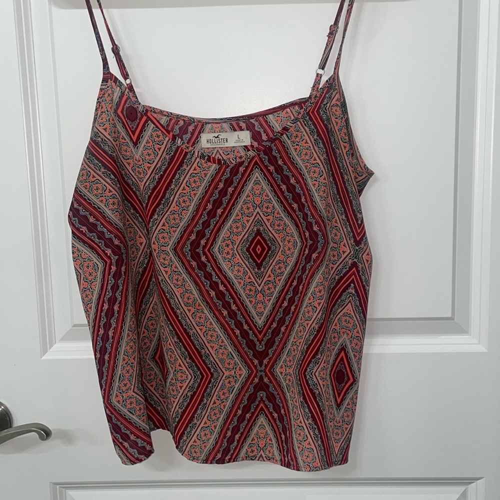 Hollister tank size Large